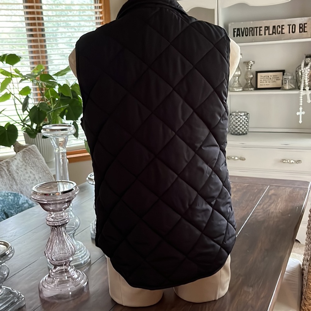Black Quilted Vest With Gold Hardware- size medium ♥️ - Picture 3 of 5